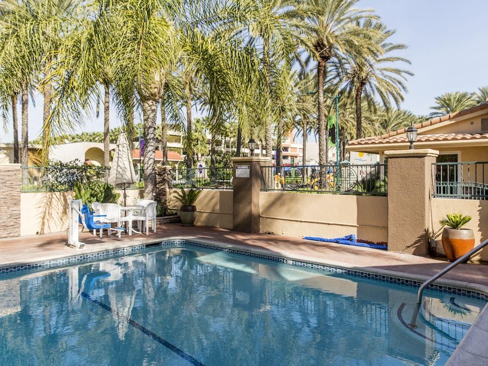 Anaheim Islander Inn And Suites Near Park And Convention Center Dış mekan fotoğraf