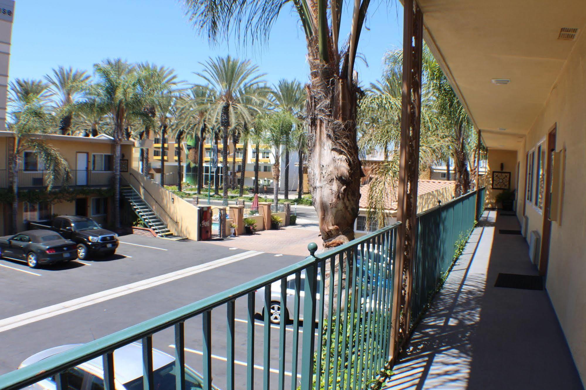 Anaheim Islander Inn And Suites Near Park And Convention Center Dış mekan fotoğraf